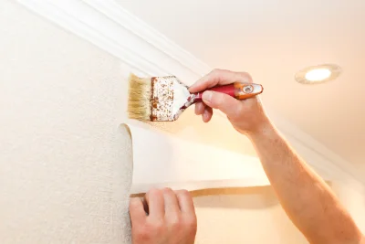 Pose de papier peint à Rouillon — revêtements muraux et toiles de verre